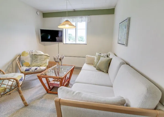 Prázdninový dům Eduard - 4-3km From The Sea By Interhome